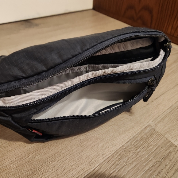 REI Trial 2 Waist/Fanny Pack - Dark Navy with Pride Strap - Picture 4 of 4